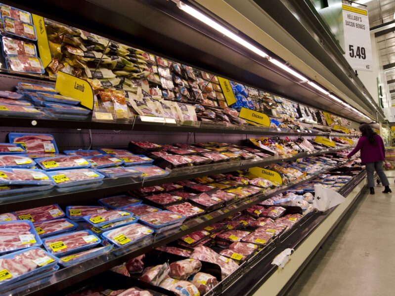 Falling prices suppress dairy, meat manufacturing