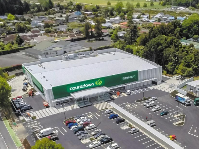 Waikato supermarkets scramble in snap lockdown