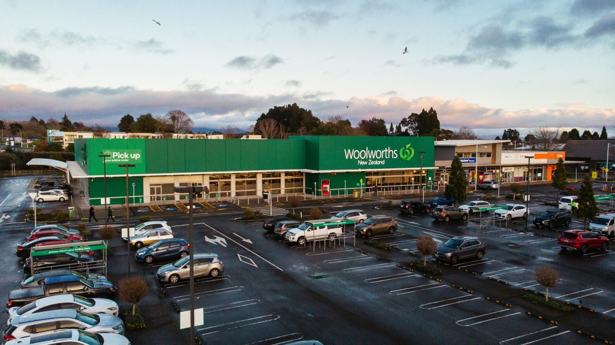 Woolworths investigating historic pay issues – report
